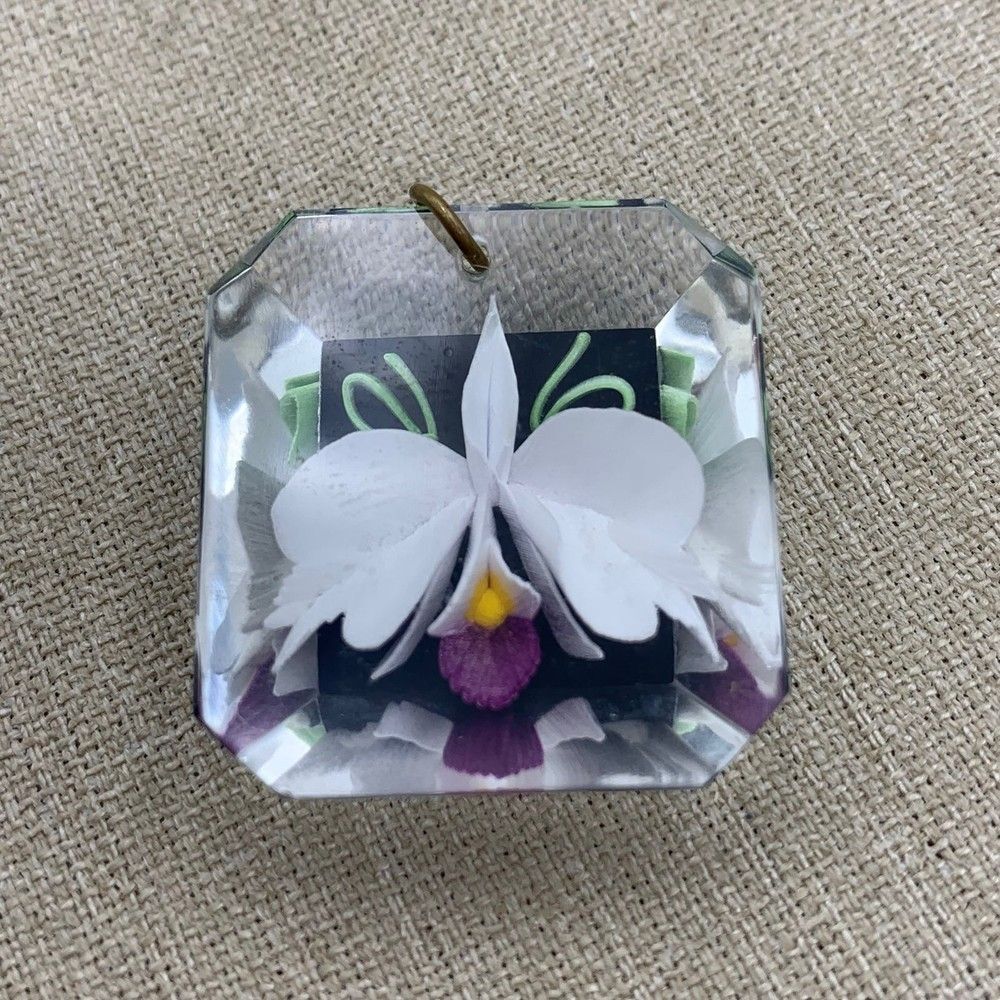 Woman’s Vtg Reverse Carved Purple Yellow Orchid Pendant